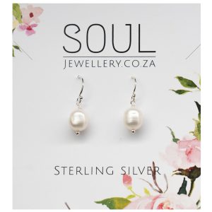 Hanging fresh water pearls