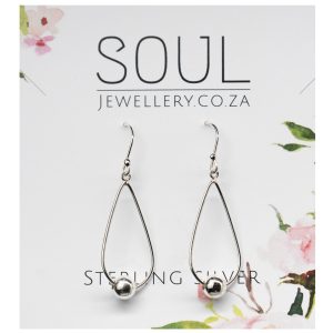 Medium oval with one silver ball